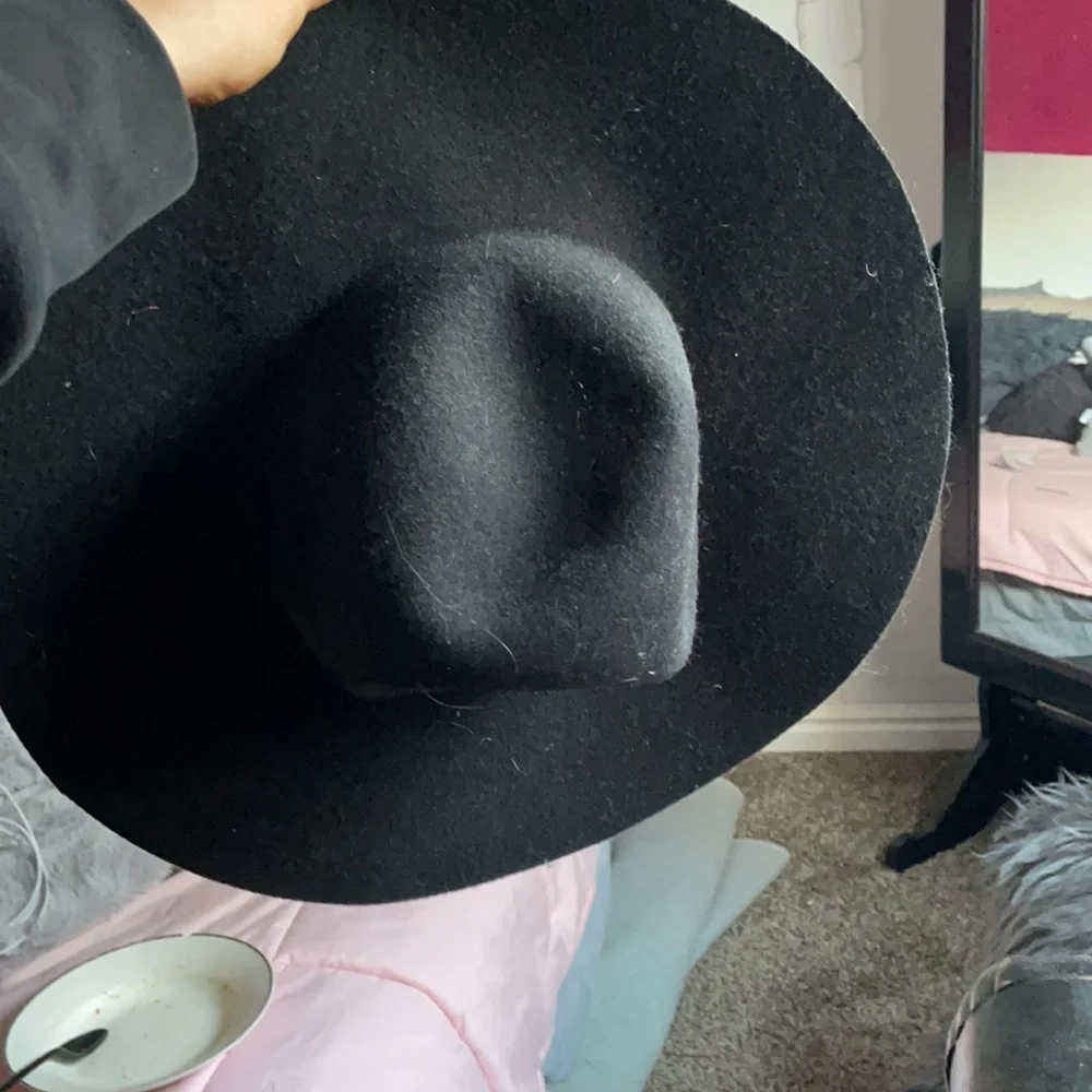 Hat! so cute - Picture 2 of 2